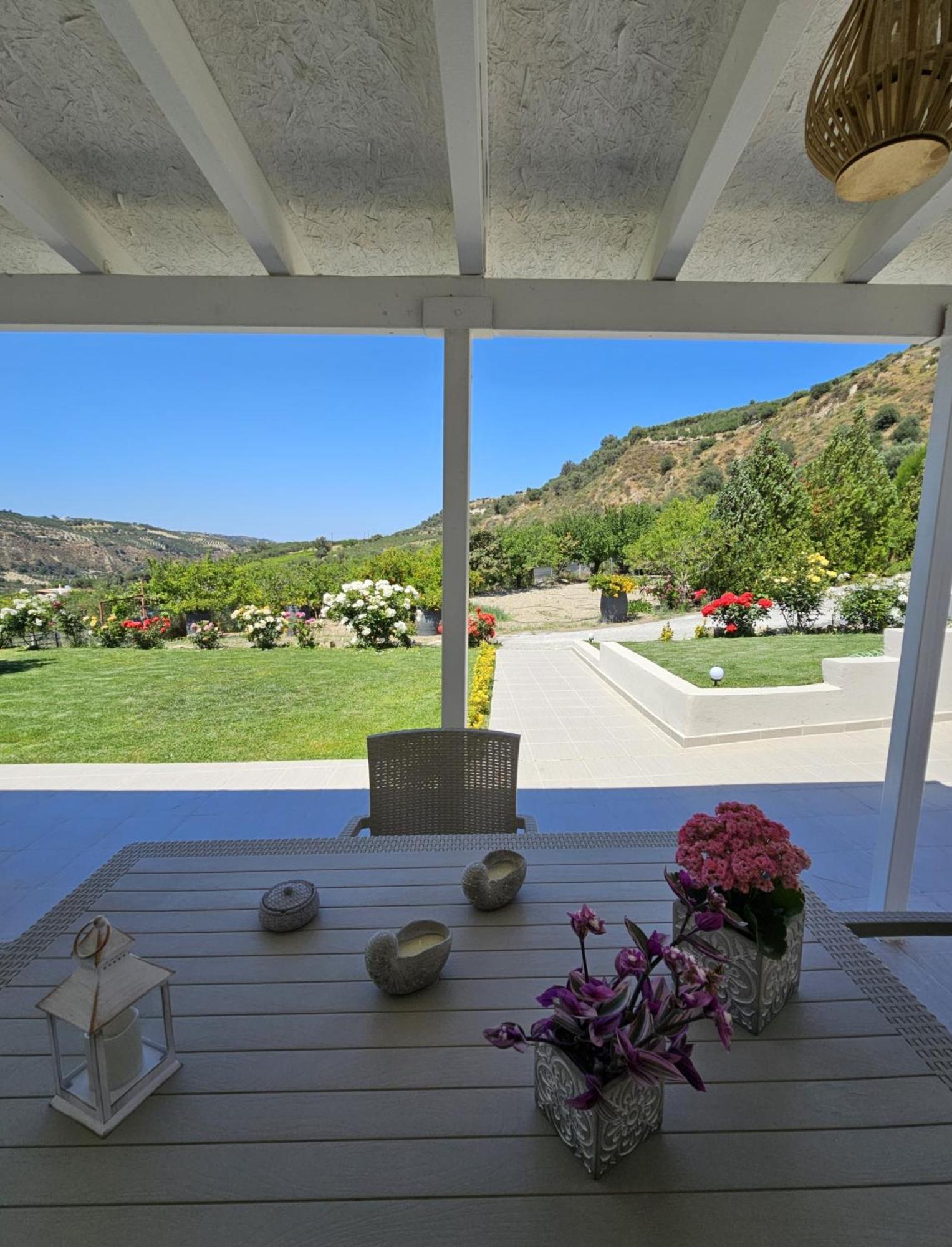 Ornament: Infinite Nature Villa Dhafnes Exterior photo